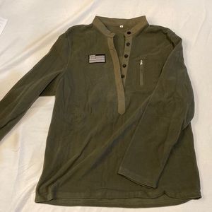 Men’s Forest green American flag fleece.